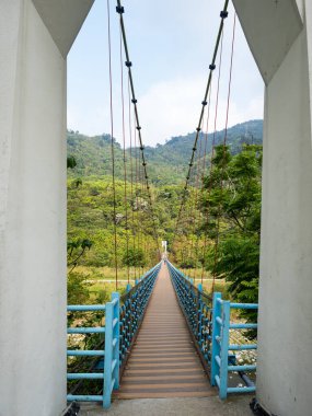 Guguan şehri manzarası 29 Nisan 2023 'te Taichung, Tayvan' da. Taichung, Tayvan 'ın Heping Bölgesi' nde bulunan bir kaplıca. Daha önce adı Meiji Onsen 'di..