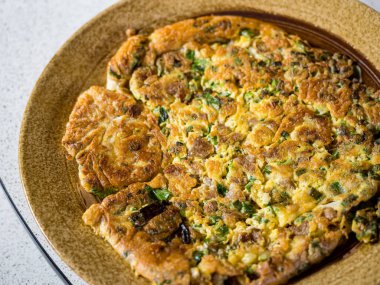 Konserve turplu sahanda yumurta (Konserve Turp Omleti))