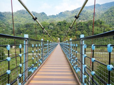 Guguan 'da asma köprü, Taichung, Tayvan.