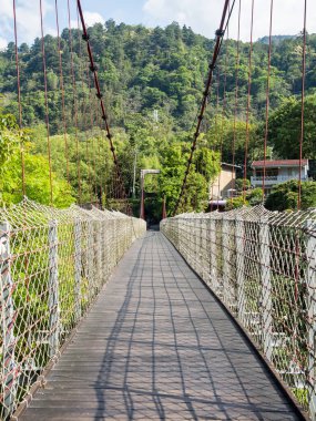Guguan 'da asma köprü, Taichung, Tayvan.
