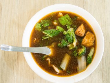 Hamur toplu çeşitli sebze çorbası..