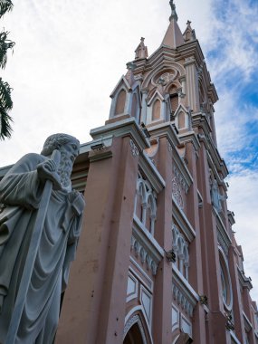 Da Nang, Vietnam - 24 Mayıs 2024 Da Nang Catheral cephe Da nang, Vietnam. Piskoposluk şu anki haliyle 18 Ocak 1963 'te kuruldu..