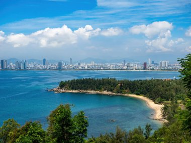 Da Nang, Vietnam - 24 Mayıs 2024: Vietnam 'daki Linh Ung Pagoda turist ziyareti, altı yıllık inşaatın ardından Temmuz 2010' da açılmasından bu yana popüler bir seyahat merkezi haline geldi..
