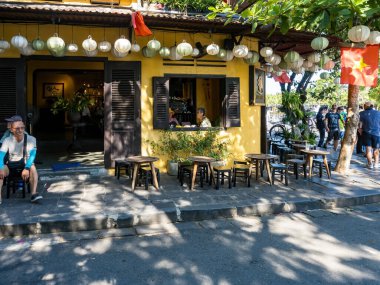 HOI AN, VİETNAM - 25 Mayıs 2024: Quang Nam vilayetindeki Hoi An antik kenti, UNESCO dünya mirası. Vietnam. Hoi An, Vietnam 'ın en popüler yerlerinden biridir..