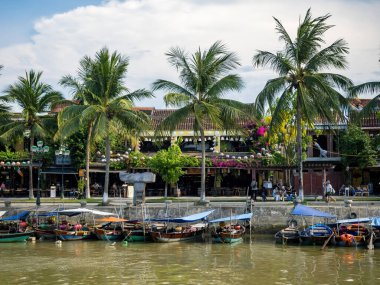 HOI AN, VİETNAM - 25 Mayıs 2024: Quang Nam vilayetindeki Hoi An antik kenti, UNESCO dünya mirası. Vietnam. Hoi An, Vietnam 'ın en popüler yerlerinden biridir..