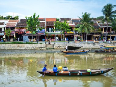 HOI AN, VİETNAM - 25 Mayıs 2024: Quang Nam vilayetindeki Hoi An antik kenti, UNESCO dünya mirası. Vietnam. Hoi An, Vietnam 'ın en popüler yerlerinden biridir..