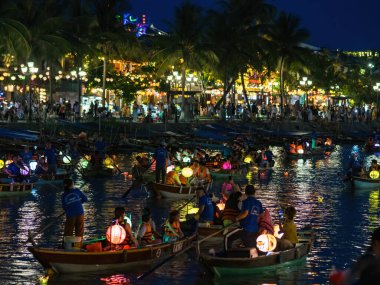 HOI AN, VİETNAM - 25 Mayıs 2024: Quang Nam vilayetindeki Hoi An antik kenti, UNESCO dünya mirası. Vietnam. Hoi An, Vietnam 'ın en popüler yerlerinden biridir..