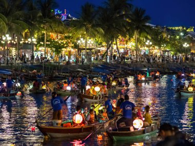 HOI AN, VİETNAM - 25 Mayıs 2024: Quang Nam vilayetindeki Hoi An antik kenti, UNESCO dünya mirası. Vietnam. Hoi An, Vietnam 'ın en popüler yerlerinden biridir..