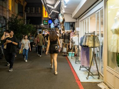 Taipei City, Tayvan - 27 Ağustos 2024 'te Tayvan' ın Taipei şehrinde Ximending semt cephesi. Moda, film, restoran ve sokak yemeklerinin popüler bir mekanıdır..