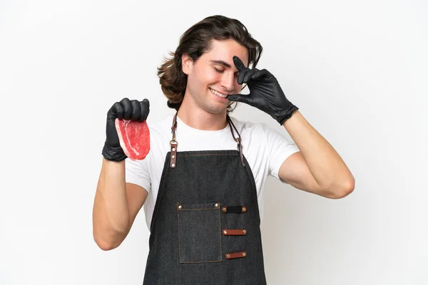 Metzger Schöner Mann Trägt Eine Schürze Und Serviert Frisch Geschnittenes — Stockfoto