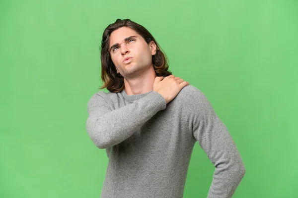 Young Caucasian Man Isolated Green Chroma Background Suffering Pain Shoulder — Stock Photo, Image