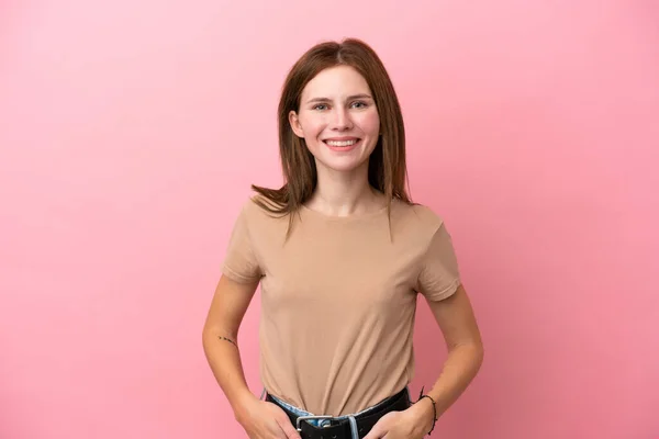 Jong Engels Vrouw Geïsoleerd Roze Achtergrond Lachen — Stockfoto