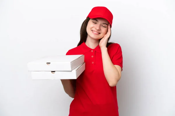 Jovem Russo Entrega Pizza Pegando Caixas Pizza Isoladas Fundo Branco — Fotografia de Stock