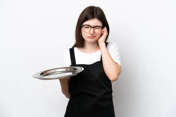 Junge Russische Köchin Mit Tablett Auf Weißem Hintergrund Frustriert Und — Stockfoto
