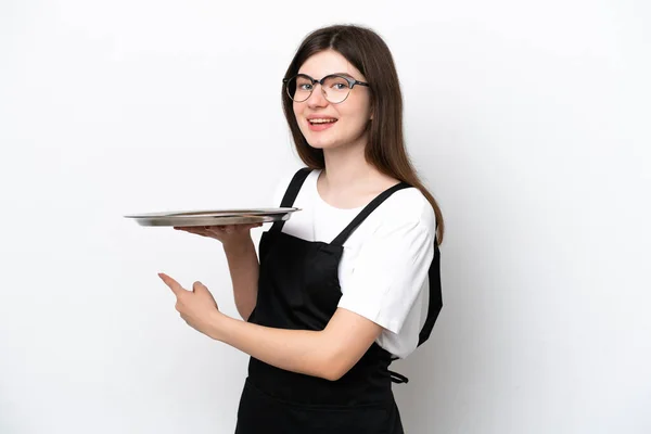 Junge Russische Köchin Mit Tablett Auf Weißem Hintergrund Das Nach — Stockfoto