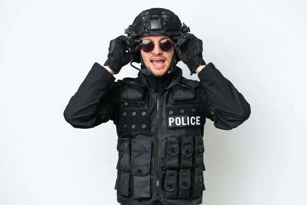 Swat Man Över Isolerad Vit Bakgrund Med Glasögon Och Förvånad — Stockfoto