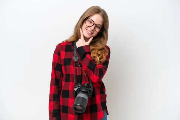 Joven Fotógrafa Bonita Mujer Aislada Sobre Fondo Blanco Sonriendo —  Fotos de Stock