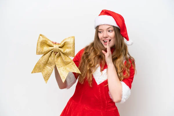 Mujer Joven Caucásica Con Vestido Navidad Sosteniendo Arco Navidad Aislado —  Fotos de Stock
