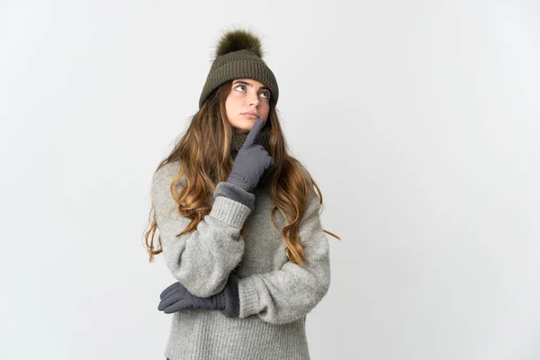 Ung Kaukasisk Kvinna Med Vinter Hatt Isolerad Vit Bakgrund Med — Stockfoto