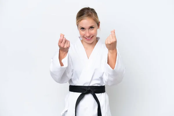 Joven Mujer Caucásica Haciendo Karate Aislado Sobre Fondo Blanco Haciendo — Foto de Stock