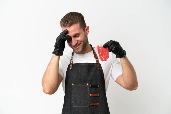 Metzger Kaukasischen Mann Trägt Eine Schürze Und Serviert Frisches Fleisch — Stockfoto