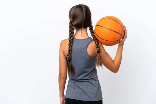 Klein Blank Meisje Geïsoleerd Witte Achtergrond Spelen Basketbal Achterste Positie — Stockfoto