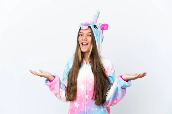 Niña Caucásica Con Pijama Unicornio Aislado Sobre Fondo Blanco Con —  Fotos de Stock