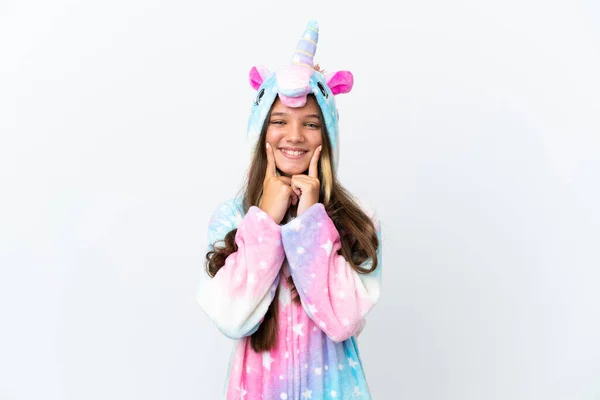 Mały Kaukaski Dziewczyna Noszenie Jednorożec Piżama Izolowane Biały Tło Uśmiechając — Zdjęcie stockowe