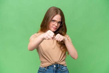 Genç, güzel bir kadın, izole edilmiş bir geçmişi var.