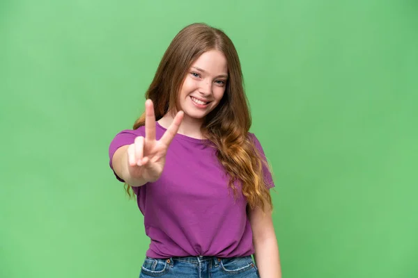 Joven Mujer Bonita Sobre Fondo Aislado Sonriendo Mostrando Signo Victoria — Foto de Stock