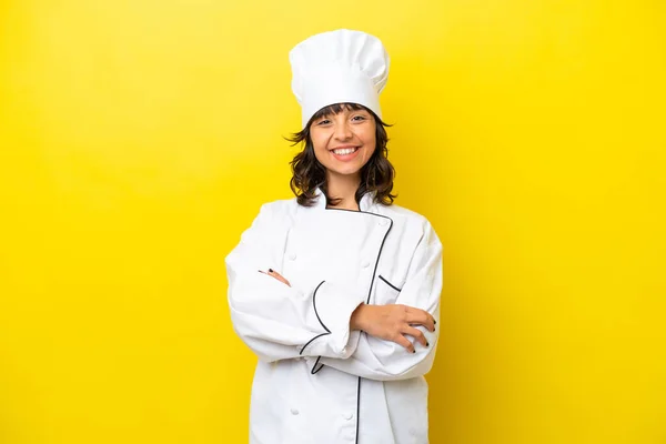 Junge Köchin Lateinisch Frau Isoliert Auf Gelbem Hintergrund — Stockfoto