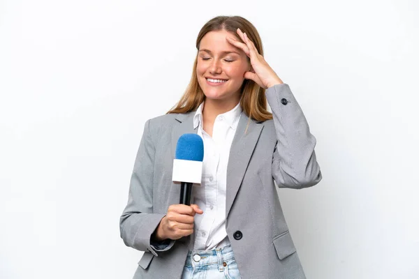Beyaz Arka Planda Izole Edilmiş Beyaz Bir Televizyon Sunucusu Kadın — Stok fotoğraf