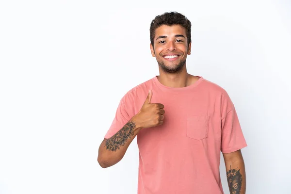 Ung Stilig Brasiliansk Man Isolerad Vit Bakgrund Ger Tummen Upp — Stockfoto