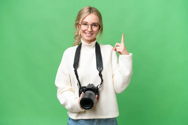 Молодой Фотограф Английская Женщина Изолированном Фоне Показывает Поднимает Палец Знак — стоковое фото