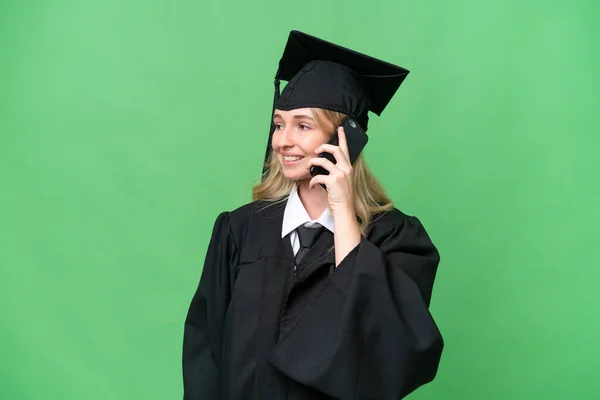 Üniversite Mezunu Genç Bir Ngiliz Kadın Cep Telefonuyla Sohbet Ediyor — Stok fotoğraf