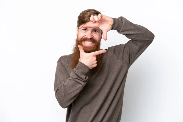红头发男人 胡子孤立在白色背景聚焦脸 框框符号 — 图库照片