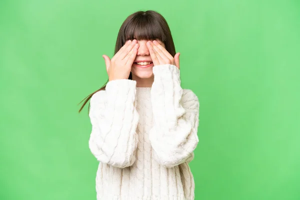 Μικρό Καυκάσιο Κορίτσι Πάνω Από Απομονωμένο Φόντο Που Καλύπτει Μάτια — Φωτογραφία Αρχείου