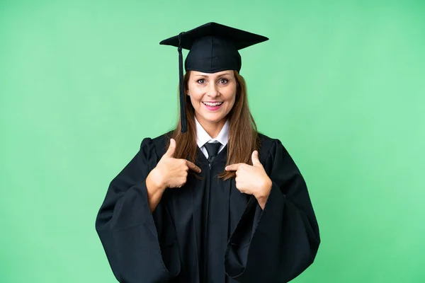 Mulher Graduação Universitária Meia Idade Sobre Fundo Isolado Com Expressão — Fotografia de Stock