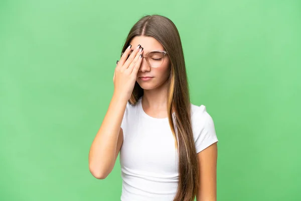Teenager Kaukasisches Mädchen Über Isolierten Hintergrund Mit Kopfschmerzen — Stockfoto