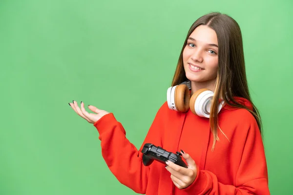 Ragazza Caucasica Adolescente Che Gioca Con Controller Videogiochi Sfondo Isolato — Foto Stock