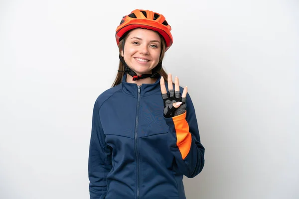 Молодая Литовская Велогонщица Белом Фоне Счастлива Считает Четверых Пальцами — стоковое фото
