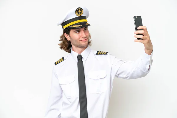 Pohledný Pilot Letadla Izolované Bílém Pozadí Dělat Selfie — Stock fotografie