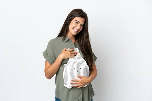 Νεαρή Βραζιλιάνα Γυναίκα Απομονωμένη Λευκό Φόντο Έγκυος Και Κρατώντας Βρεφικά — Φωτογραφία Αρχείου