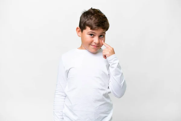 Petit Enfant Caucasien Sur Fond Blanc Isolé Montrant Quelque Chose — Photo