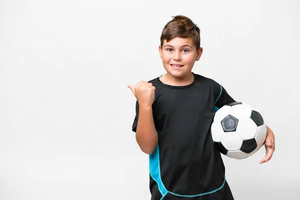 Malý Kavkazský Fotbalista Dítě Přes Izolované Bílé Pozadí Ukazuje Strany — Stock fotografie
