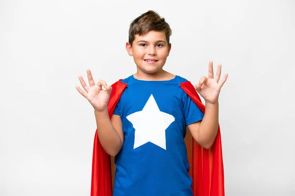 Super Hero Kaukasischen Kind Über Isolierten Weißen Hintergrund Zeigt Ein — Stockfoto