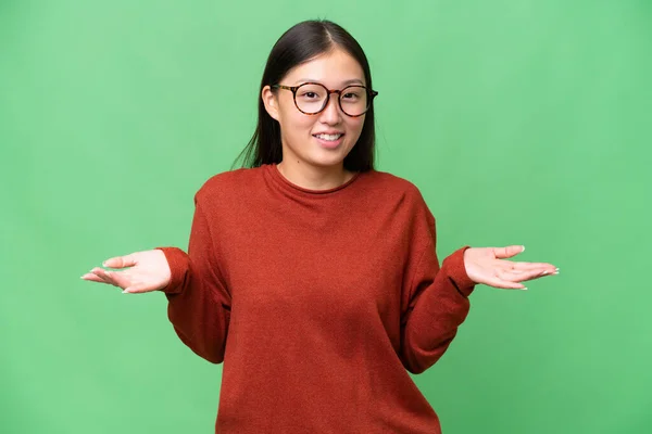 Jonge Aziatische Vrouw Geïsoleerde Achtergrond Gevoel Boos — Stockfoto