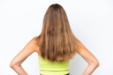 Beyaz arka planda izole edilmiş beyaz bir beyaz kadın.