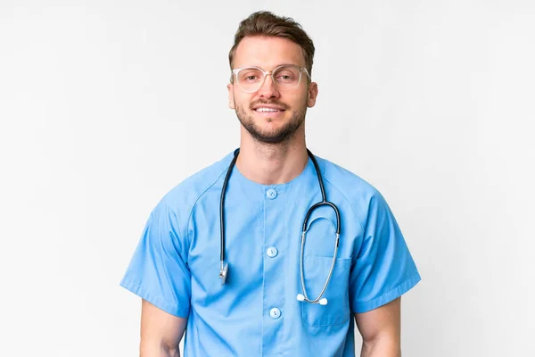 Junge Krankenschwester Mann Über Isolierten Weißen Hintergrund Lachen — Stockfoto
