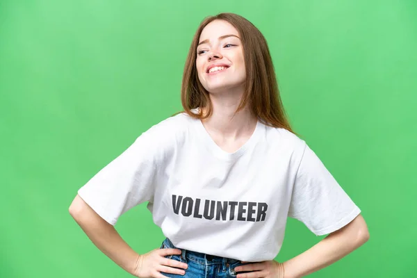 Mujer Voluntaria Joven Sobre Fondo Croma Clave Aislada Posando Con — Foto de Stock